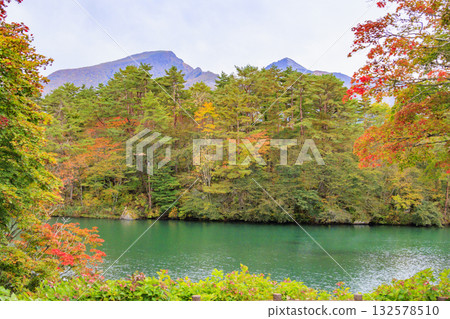 Goshikinuma Lakes and Marshes: Autumn Foliage at its Best Goshikinuma Lakes and Marshes: Autumn Foliage at its Best 132578510