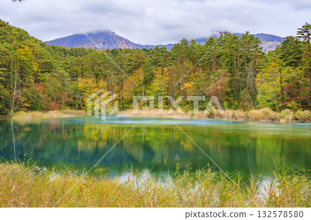 Goshikinuma Lakes and Marshes: Autumn Foliage at its Best Goshikinuma Lakes and Marshes: Autumn Foliage at its Best 132578580