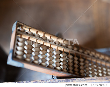 日本傳統算盤 132578905