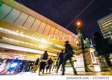 Let's take a look at the Tokyo cityscape in Japan! Businessmen and women coming and going through Nihonbashi after work...towards a new era 132580537