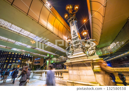 Let's take a look at the Tokyo cityscape in Japan! Businessmen and women coming and going through Nihonbashi after work...towards a new era 132580538