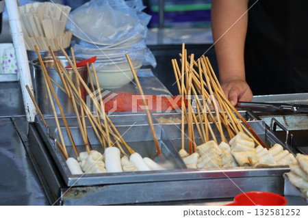 Preparing Korean street food fish cakes odeng 132581252