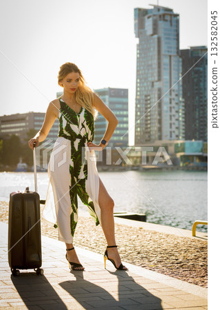 Fashion model traveling to new city 132582045