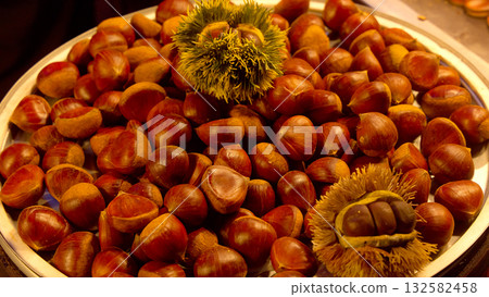 Fresh autumn chestnuts a healthy snack in Seoul open market Fresh autumn chestnuts a healthy snack in Seoul open market 132582458