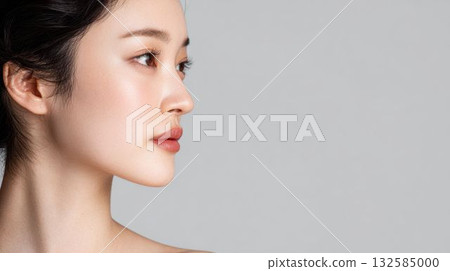 Close-up of a beautiful woman's profile 132585000