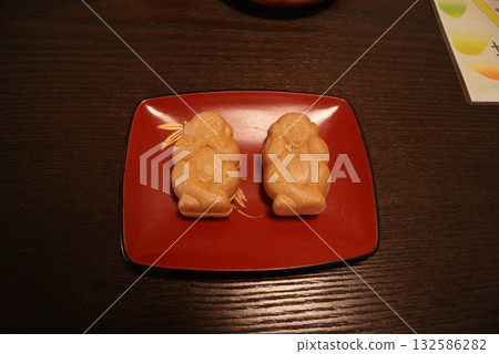 可愛的猴子造型手工日式點心套裝 132586282