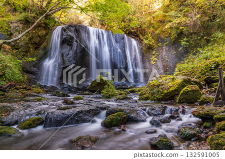 Tatsuzawa Fudo Falls colored by autumn leaves Tatsuzawa Fudo Falls colored by autumn leaves 132591005