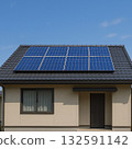 安裝在單層房屋上的太陽能板 132591142