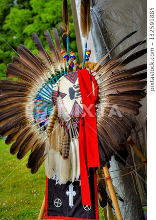 Traditional Native American headdress display 132591885