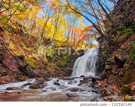 Asama Falls (Autumn) 132592148