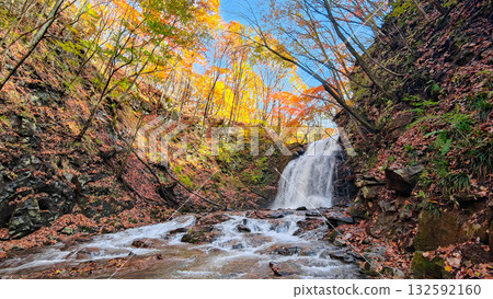淺間瀑布（秋季） 132592160