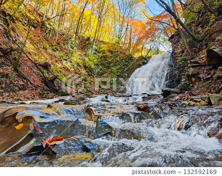 淺間瀑布（秋季） 132592169