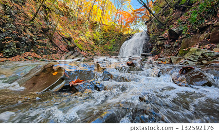 淺間瀑布（秋季） 132592176