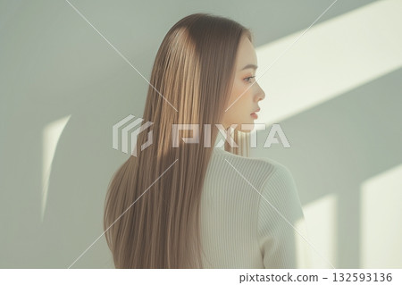 Blonde women: Hair quality improvement 132593136