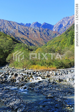 北阿爾卑斯山的秋天 北阿爾卑斯山的秋天 132593188