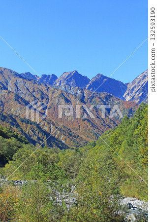 北阿爾卑斯山的秋天 132593190