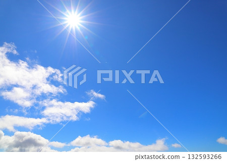 Blue sky, sun, rays, clouds 132593266