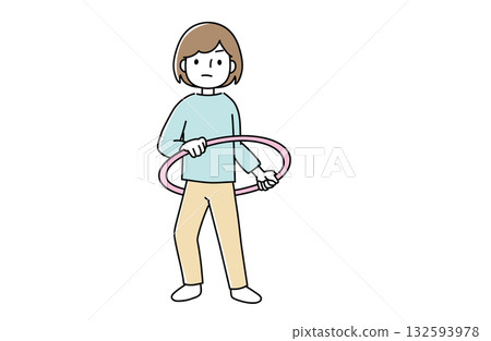 一位女士正在嘗試呼拉圈 一位女士正在嘗試呼拉圈 132593978