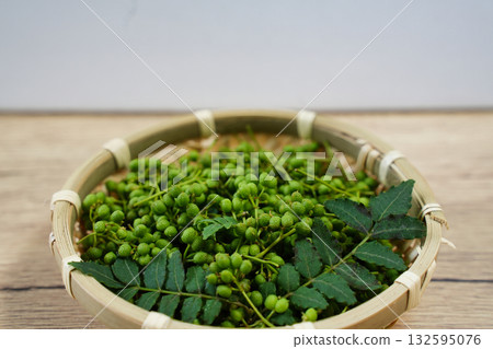 Freshly picked Japanese pepper berries 132595076