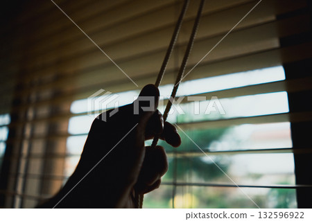 hand, window, windows 132596922