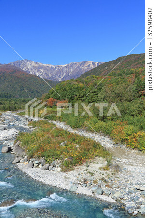 秋天從白馬橋眺望白馬山 132598402