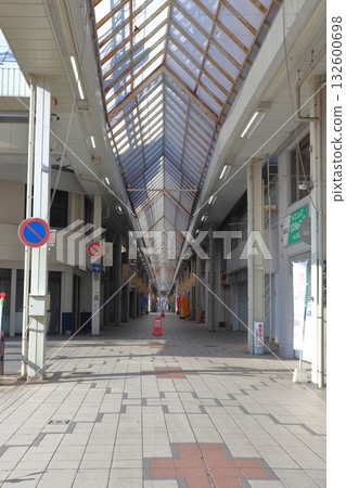 The deserted shopping arcade of Hagi (Joyful Tamachi) 132600698