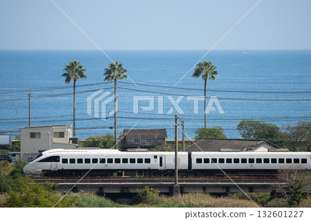 JR KYUSHU 885 series on the sea JR Kyushu 883 series limited express "ソニック" on the sea JR KYUSHU 885 series on the sea JR Kyushu 883 series limited express "ソニック" on the sea 132601227