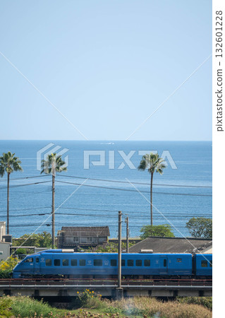 JR KYUSHU 883 series on the sea JR Kyushu 883 series limited express "ソニック" on the sea 132601228