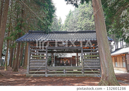 Takahide Shrine (Shiojiri) 132601286