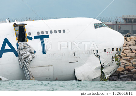 Boeing 747 crashed into the sea near Hong Kong International Airport Boeing 747 crashed into the sea near Hong Kong International Airport 132601611