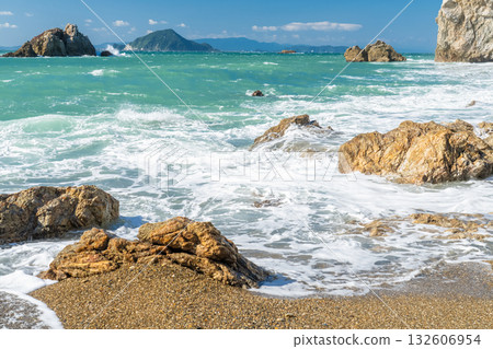 Aichi Prefecture: Coastline of Hinode Stone Gate and Cape Irago Beach 132606954