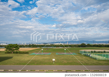 Autumn at Taima Park, Neyagawa City, Osaka Prefecture Autumn at Taima Park, Neyagawa City, Osaka Prefecture 132608819
