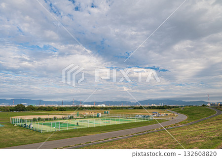 Autumn at Taima Park, Neyagawa City, Osaka Prefecture Autumn at Taima Park, Neyagawa City, Osaka Prefecture 132608820