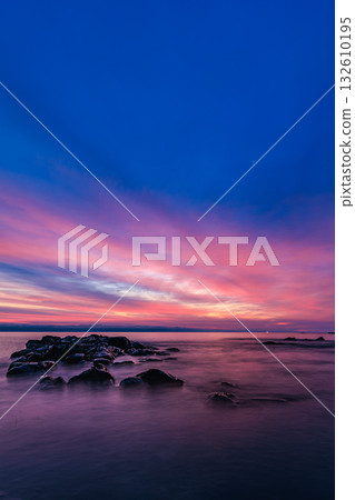 Silent Okhotsk - The moment when light fills the sea Silent Okhotsk - The moment when light fills the sea 132610195
