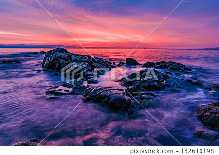 Cape Hinode in Okhotsk - A crimson-tinted dawn 132610198