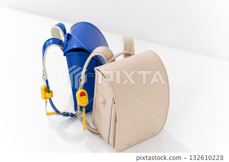 school bag  132610228
