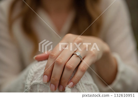 wedding ring image 132610951