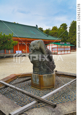 平安神宮白虎像（京都府京都市左京區） 132611278