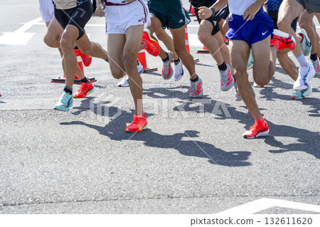 馬拉松選手腳部特寫 132611620
