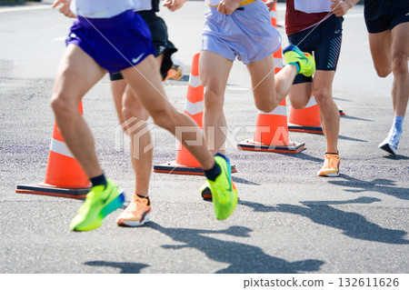 馬拉松選手腳部特寫 132611626