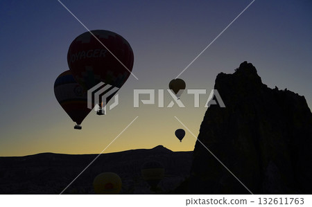 卡帕多細亞的熱氣球 132611763