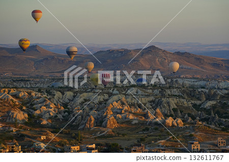 卡帕多細亞的熱氣球 132611767