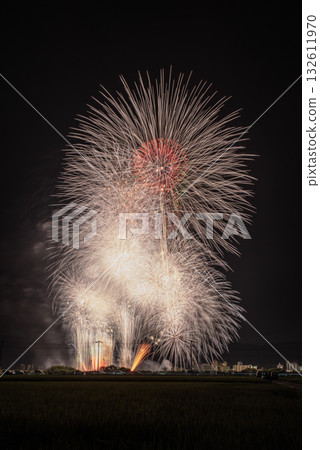Large flowers blooming in the night sky: Kameoka fireworks 132611970