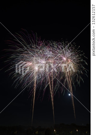 開花在夜空的煙花 開花在夜空的煙花 132612157