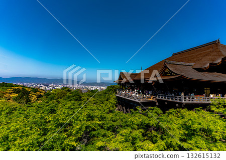 從清水寺眺望清水舞台 從清水寺眺望清水舞台 132615132