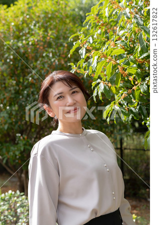 女人與桂花 132617822