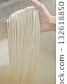 Hand-made udon 132618850