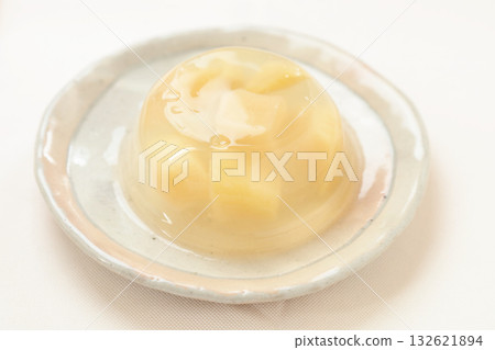 White peach jelly White peach jelly 132621894