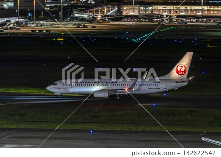 羽田機場夜間，飛機滑行，東京大田區 132622542
