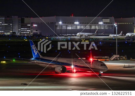 羽田機場夜間，飛機滑行，東京大田區 132622551